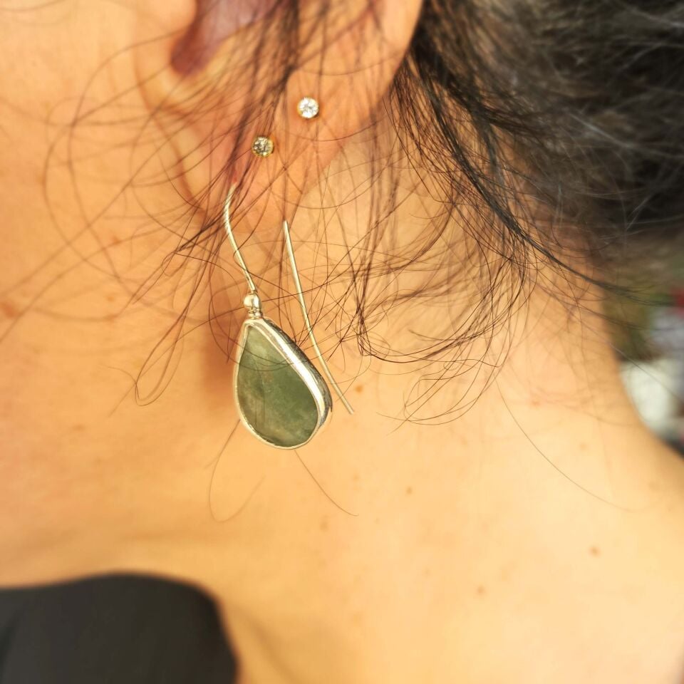 Safir Taşlı 925 Ayar Gümüş Sallantılı Küpe