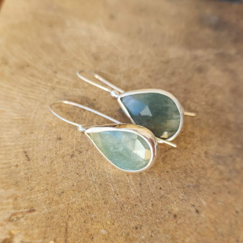 Safir Taşlı 925 Ayar Gümüş Sallantılı Küpe