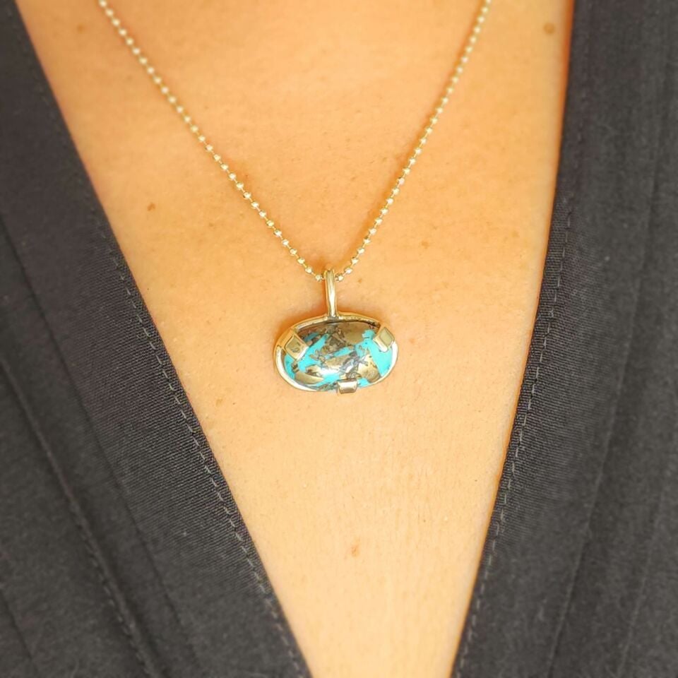 Turkuaz Taşlı 925 Ayar Gümüş Tasarım Kolye