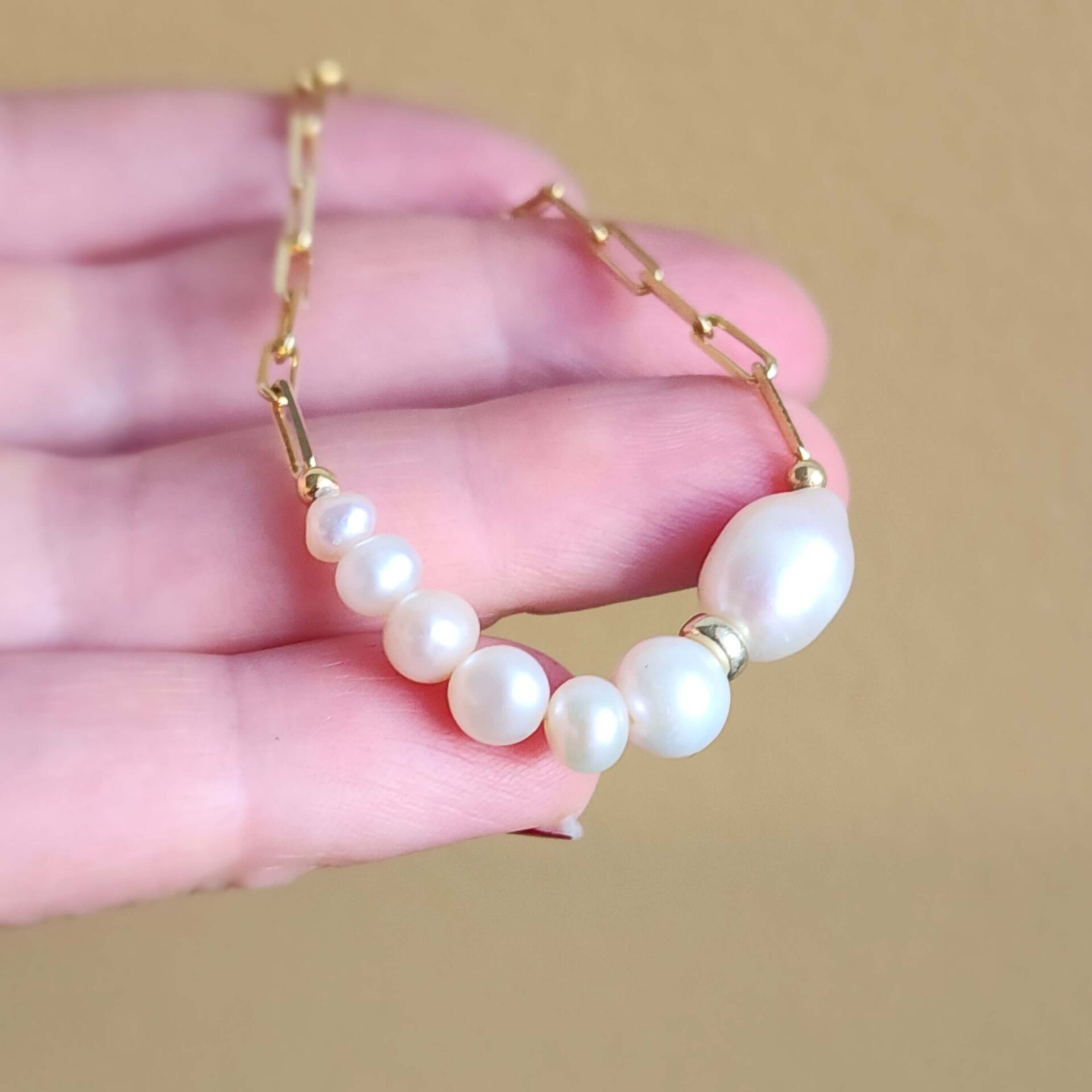 Doğal İnci Detaylı Altın Kaplama 925 Ayar Gümüş Bileklik