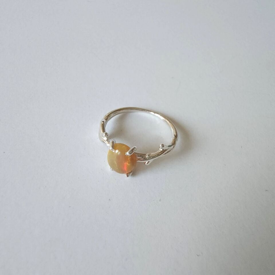 Opal Taşlı Dal Formlu 925 Ayar El Yapımı Gümüş Yüzük