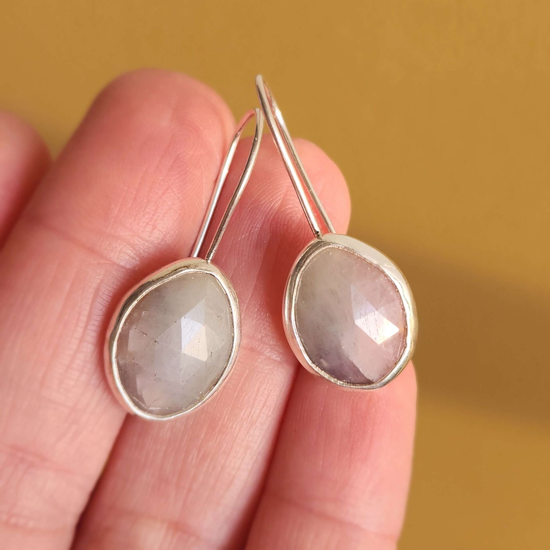 Safir Taşlı 925 Ayar El Yapımı Gümüş Küpe