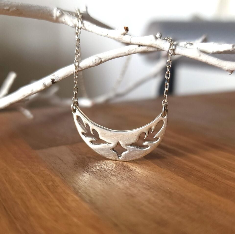 925 Ayar Gümüş Ay Kolye – Minimal Ay Motifli Kolye