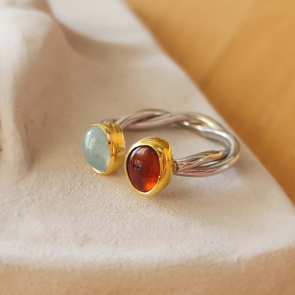 Akuamarin ve Karnelyan Taşlı Altın Kaplamalı 925 Ayar Gümüş Açık Yüzük