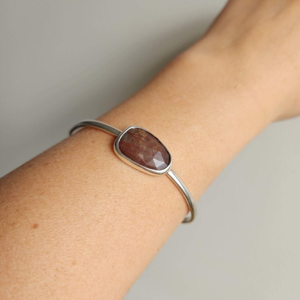 Safir Taşlı 925 Ayar Gümüş El Yapımı Açık Bileklik