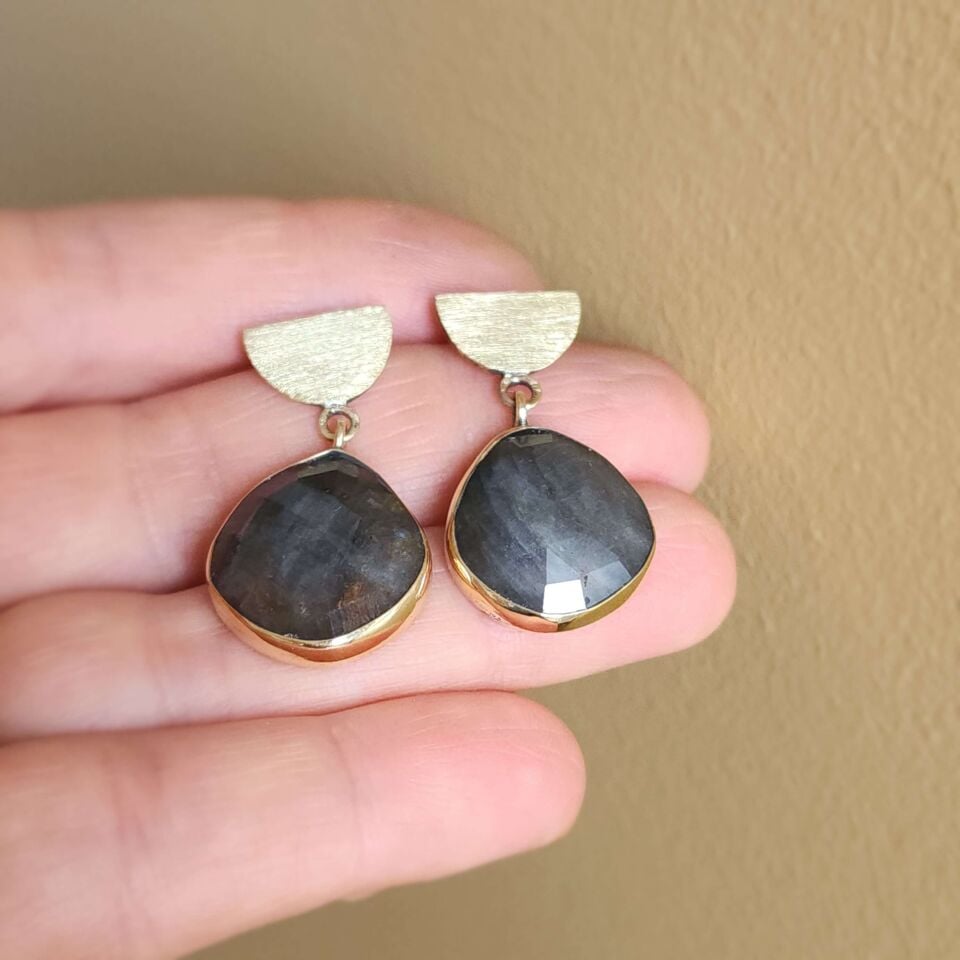 Safir Taşlı Altın Kaplama Pirinç Tasarım Küpe